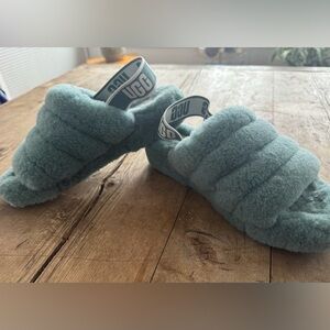 UGG Fluff Yeah slides slippers in Blue size 8 like new fuzzy